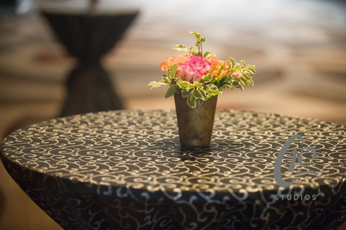Black and Gold Metallic Swirl Table Linens